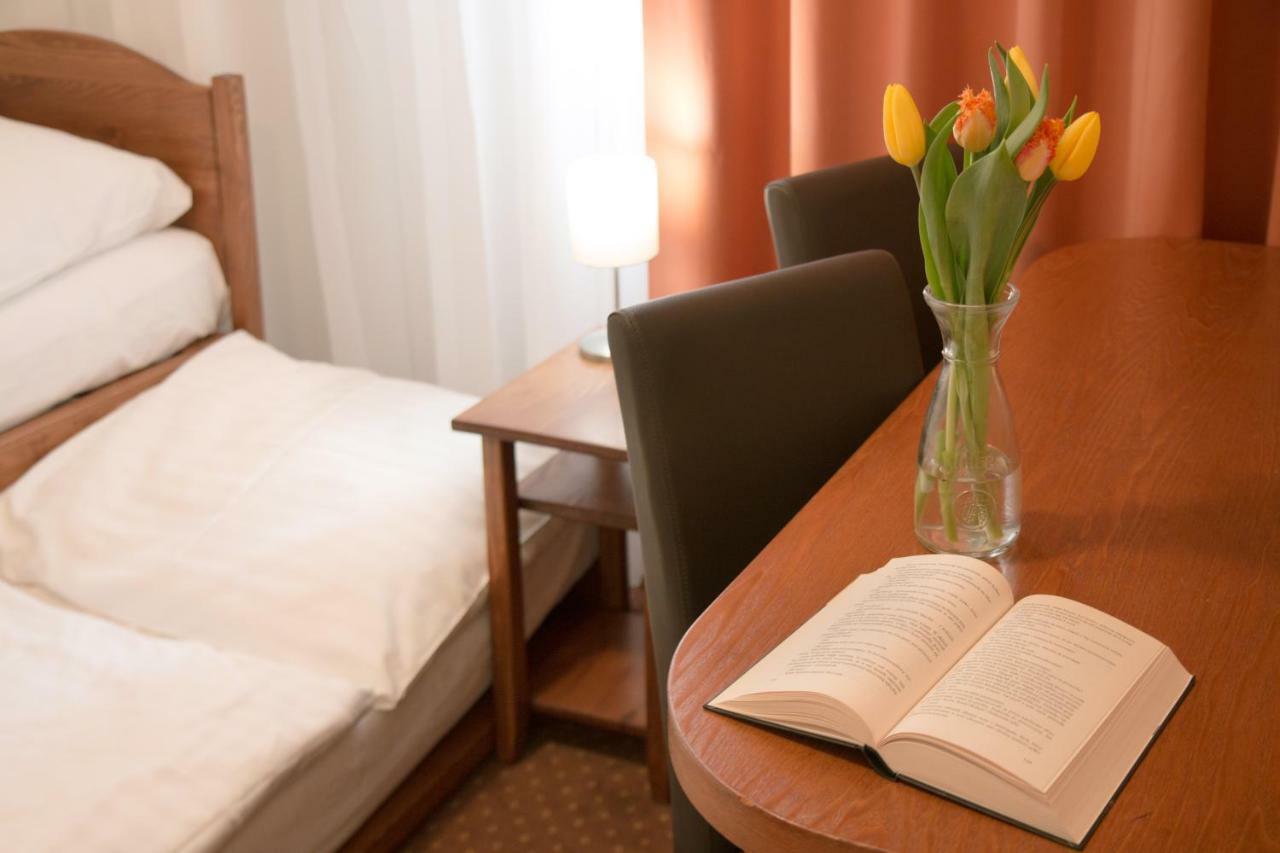 Hotel Karlin Prag Exterior foto